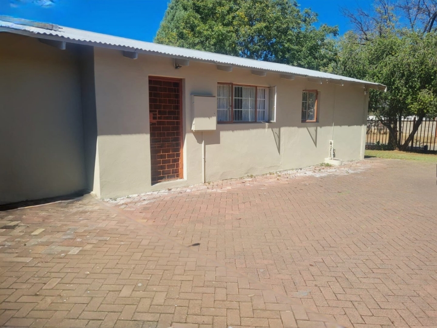 17 Bedroom Property for Sale in Brandwag Free State